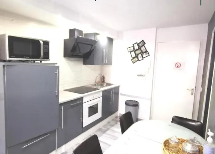 Centre Ville, Parking Public Gratuit, Petit Dej Supplement